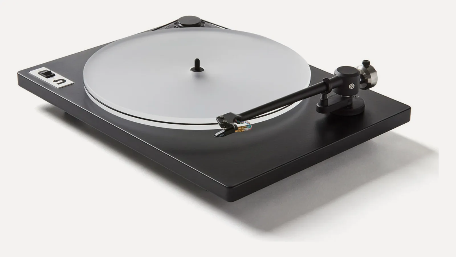 U-Turn Orbit Plus turntable in black with the clear dust cover